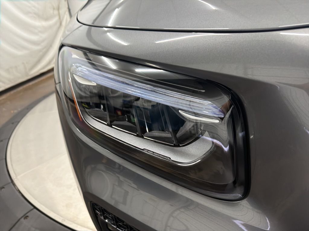 Used 2026  Mercedes-Benz GLB 250 image 10