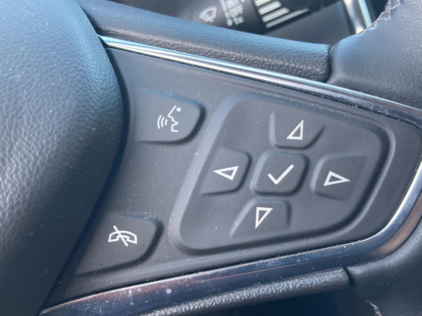 Used 2024 Sterling Gray Metallic Chevrolet LT image 13