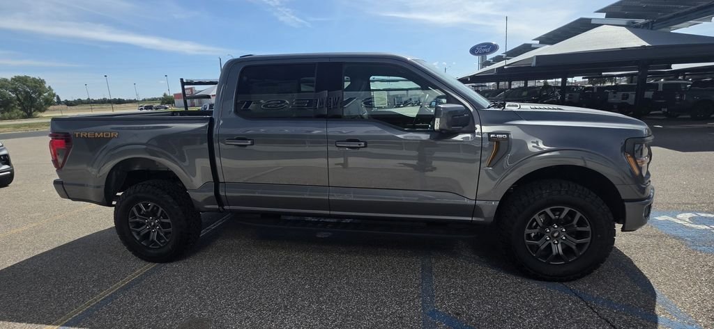 New 2026 Carbonized Gray Metallic Ford Tremor® image 5