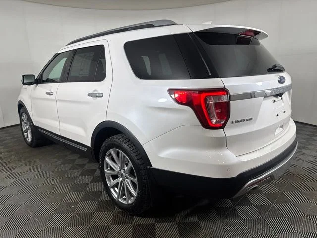 Used 2017 White Ford Limited image 6