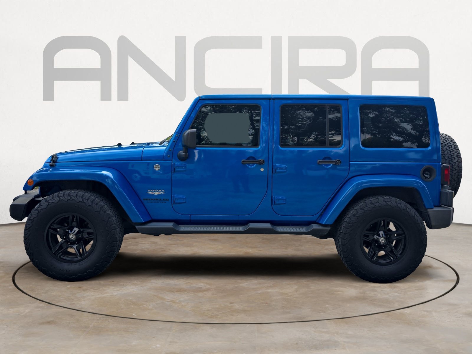 Used 2015 Hydro Blue Pearl Coat Jeep Sahara image 7