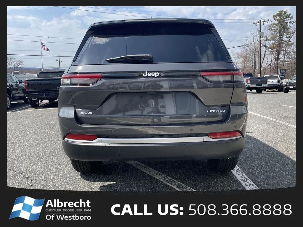 New 2026 Baltic Gray Metallic Clear-Coat Exterior Paint Jeep Limited image 4