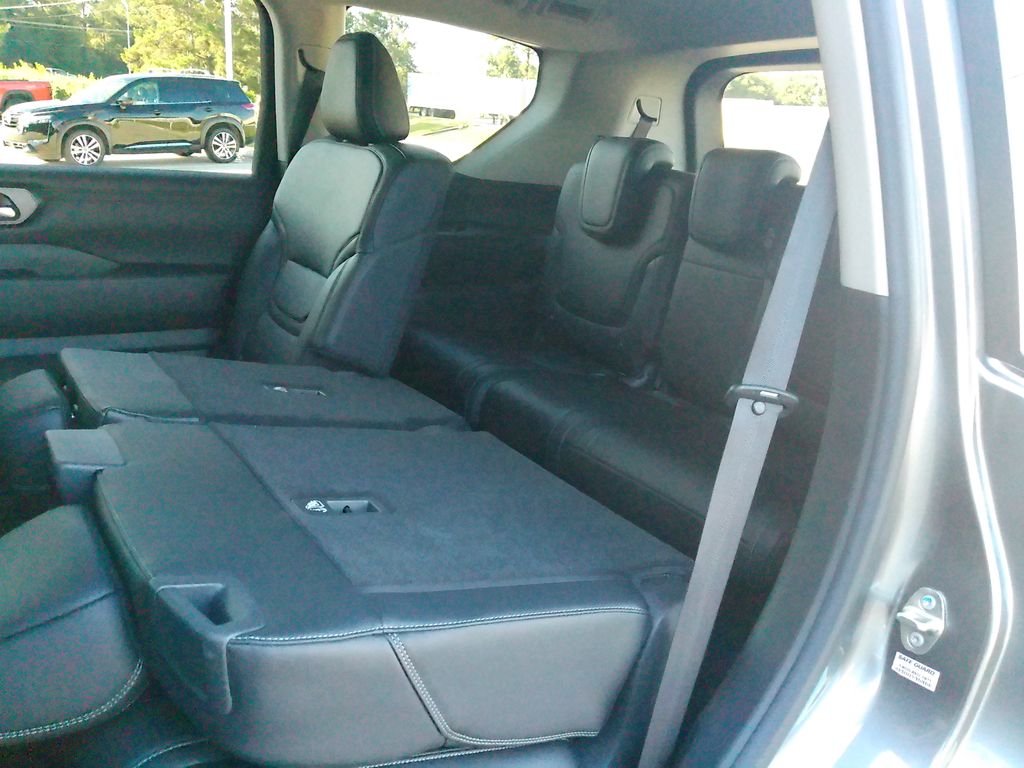 2026 Nissan Armada SV - Photo 30