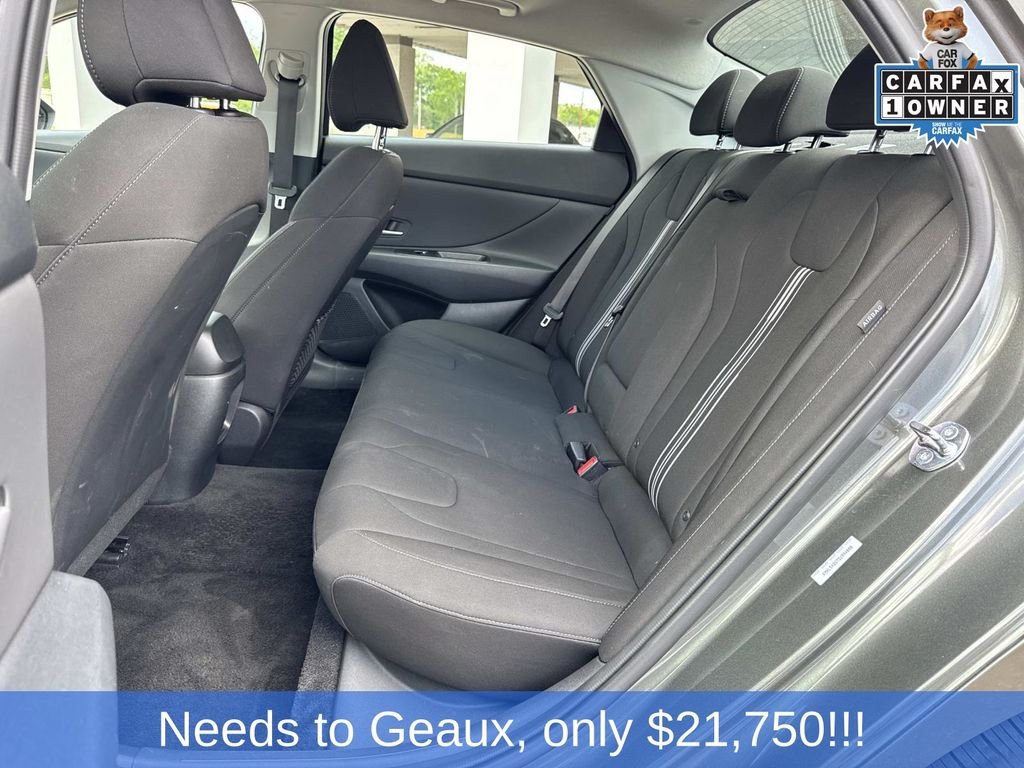 Used 2025 Gray Hyundai SEL Convenience image 29