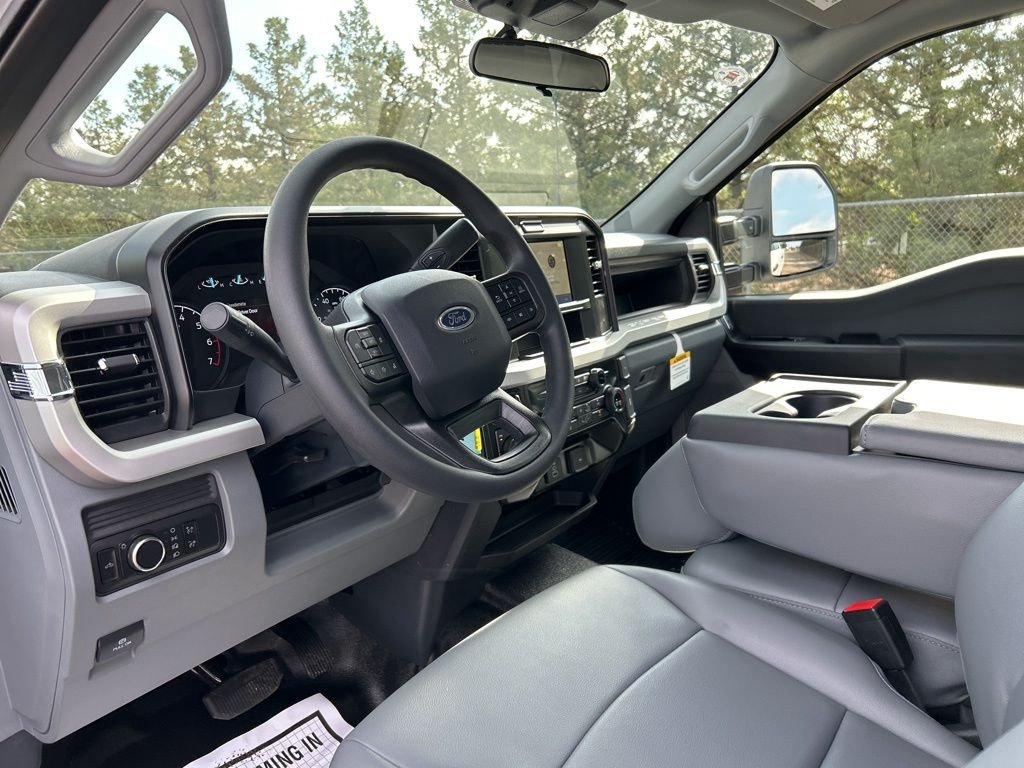New 2026 Oxford White Ford XL image 16
