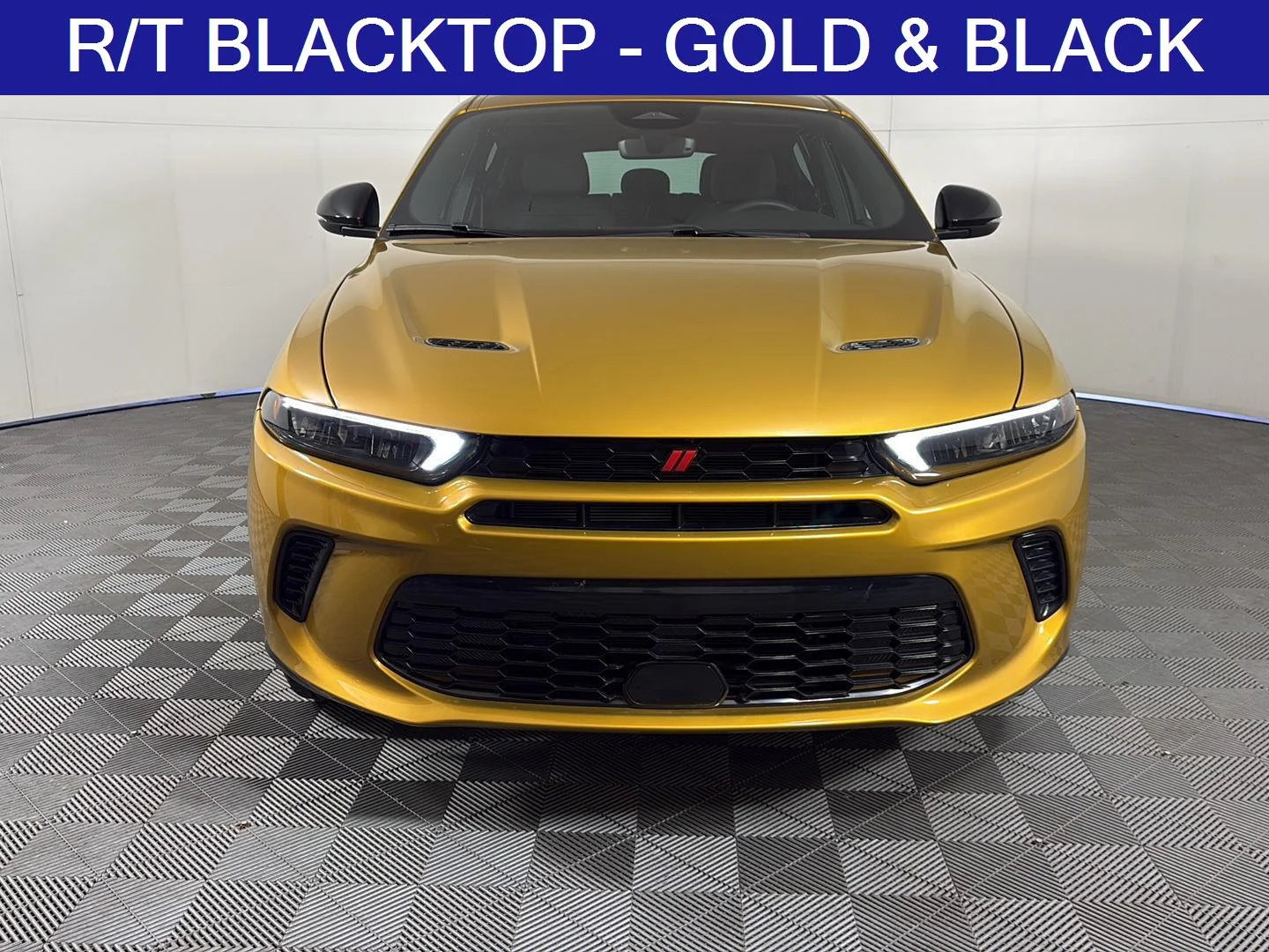 Used 2024 Acapulco Gold Dodge R/T image 4