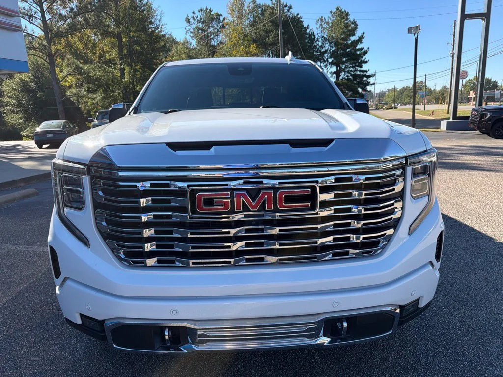 Used 2023 SUMMIT WHITE GMC Denali image 8