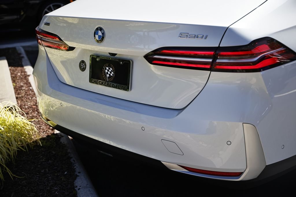 2025 BMW 5 Series 530i - Photo 9