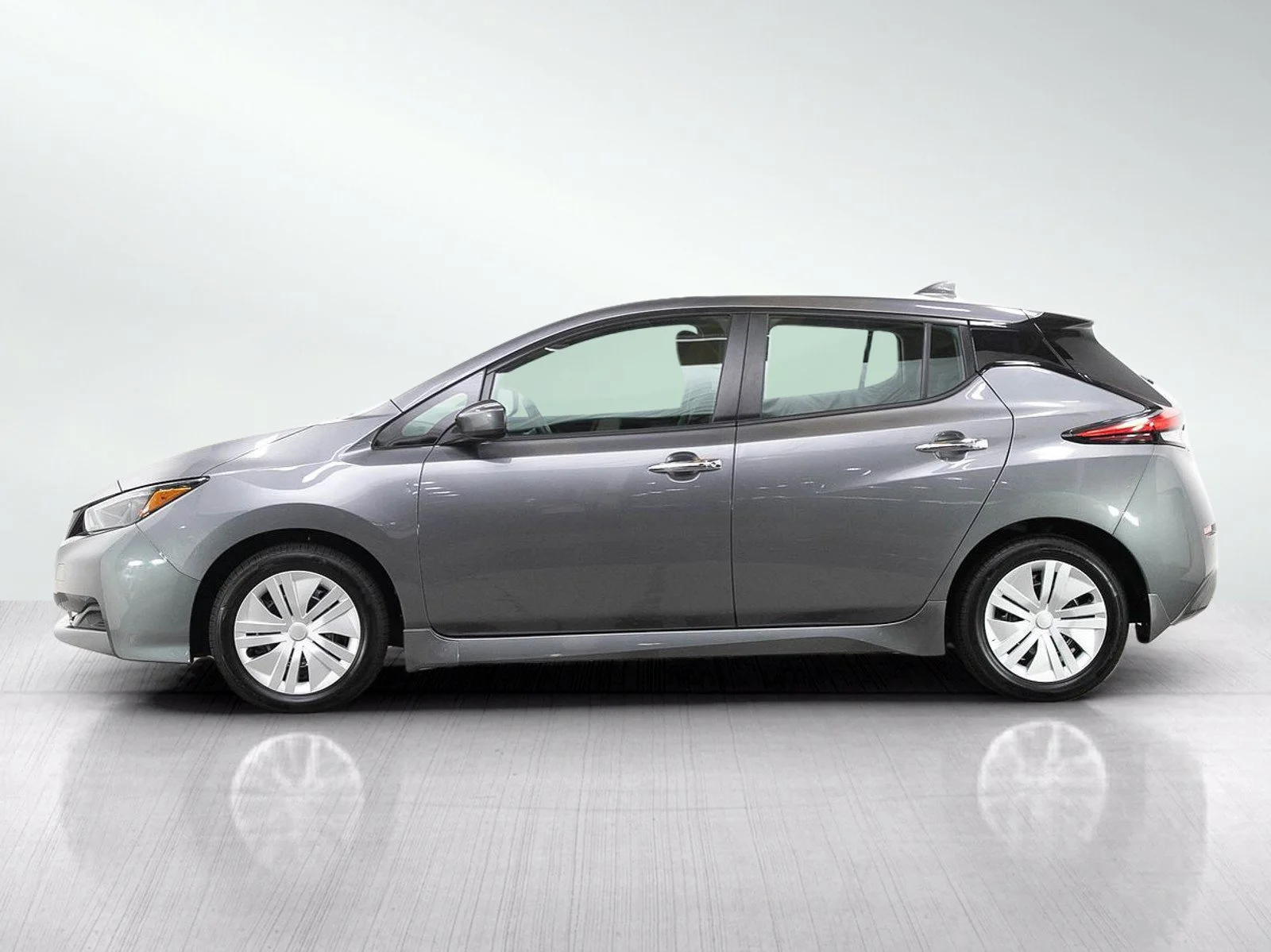 Used 2025 Nissan Leaf S with VIN 1N4AZ1BV2SC550266 for sale in Burnsville, Minnesota