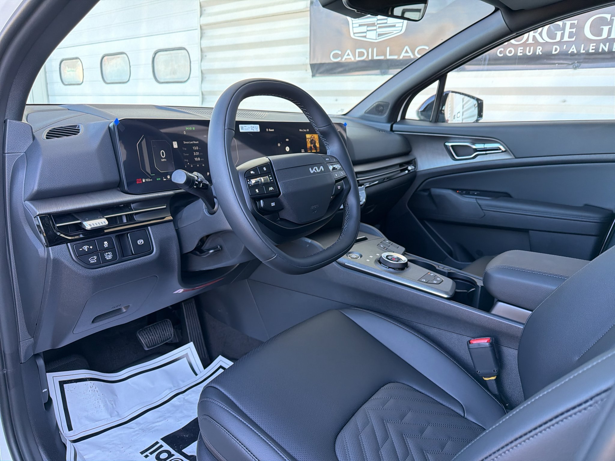 New 2027 Snow White Pearl Kia X-Line image 9