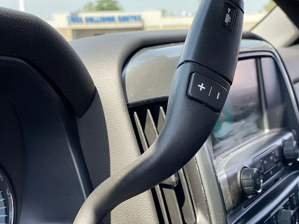 Used 2019 Summit White Chevrolet LT image 16