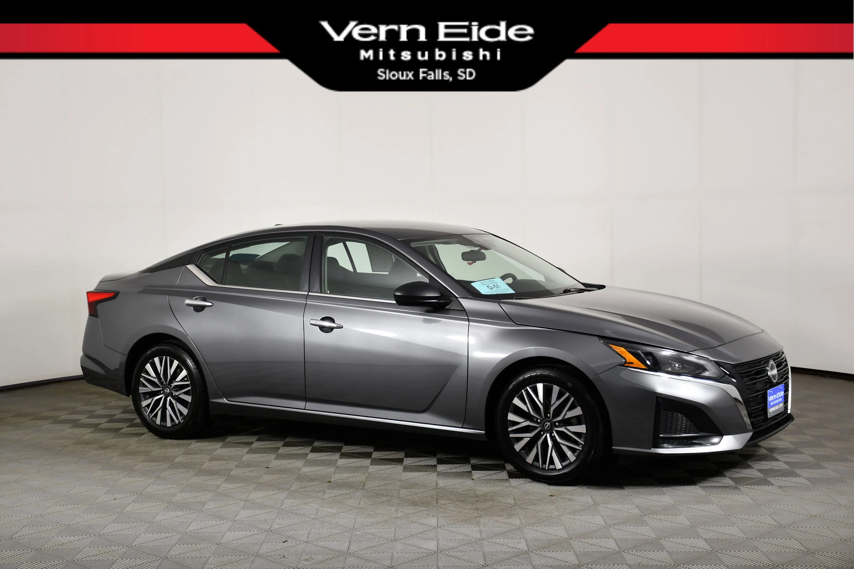 Used 2024 Gun Metallic Nissan 2.5 SV image 1