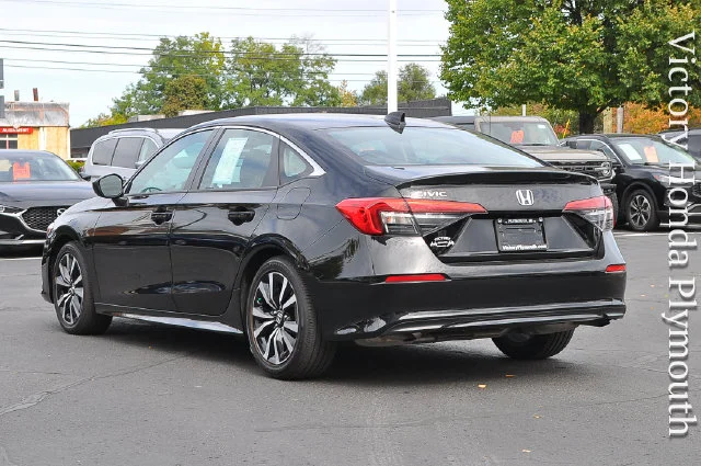 Certified Used 2024 Crystal Black Pearl Honda EX image 5
