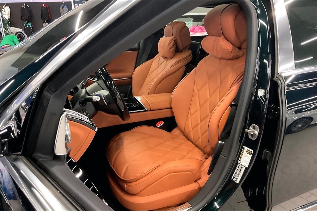 New 2026 Emerald Green Metallic Mercedes-Benz Maybach S 680 image 9