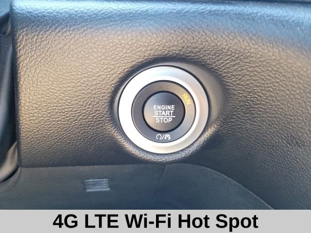 Used 2025 Bright White Clearcoat Chrysler Select image 9