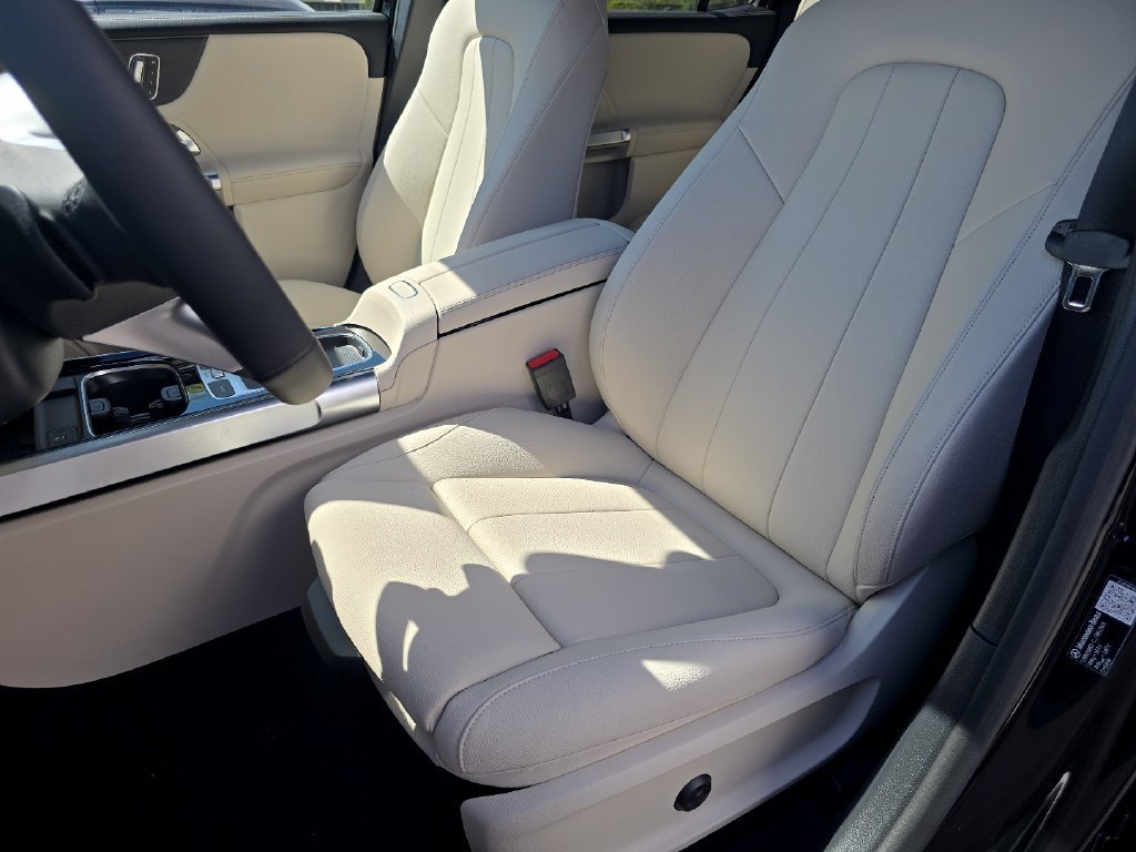New 2026 Night Black Mercedes-Benz GLB 250 image 64