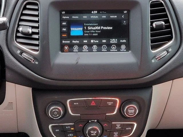 Certified Used 2020 Olive Green Pearlcoat Jeep Latitude image 18