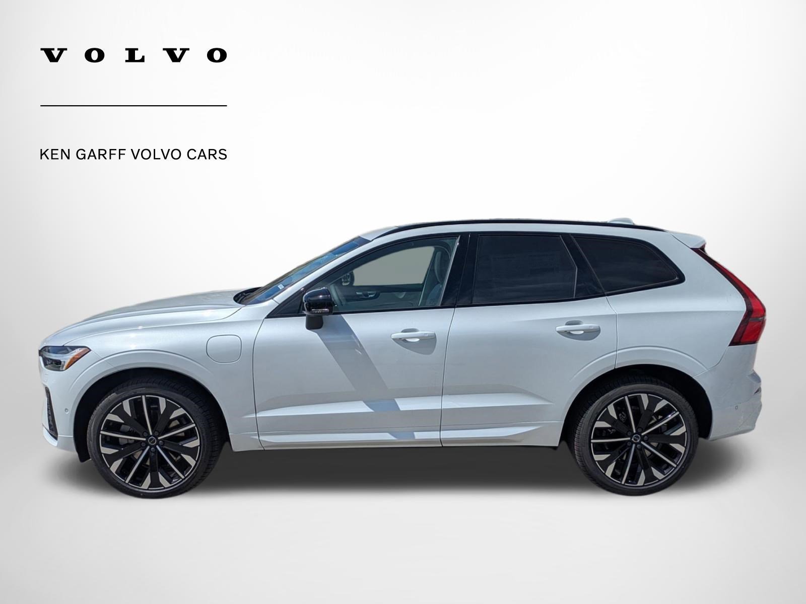New 2026 Crystal White Volvo Ultra image 7