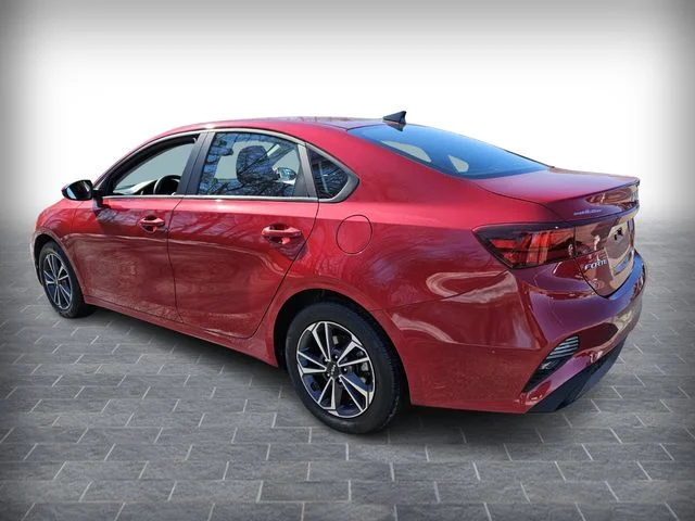 Used 2024 Red Kia LXS image 5