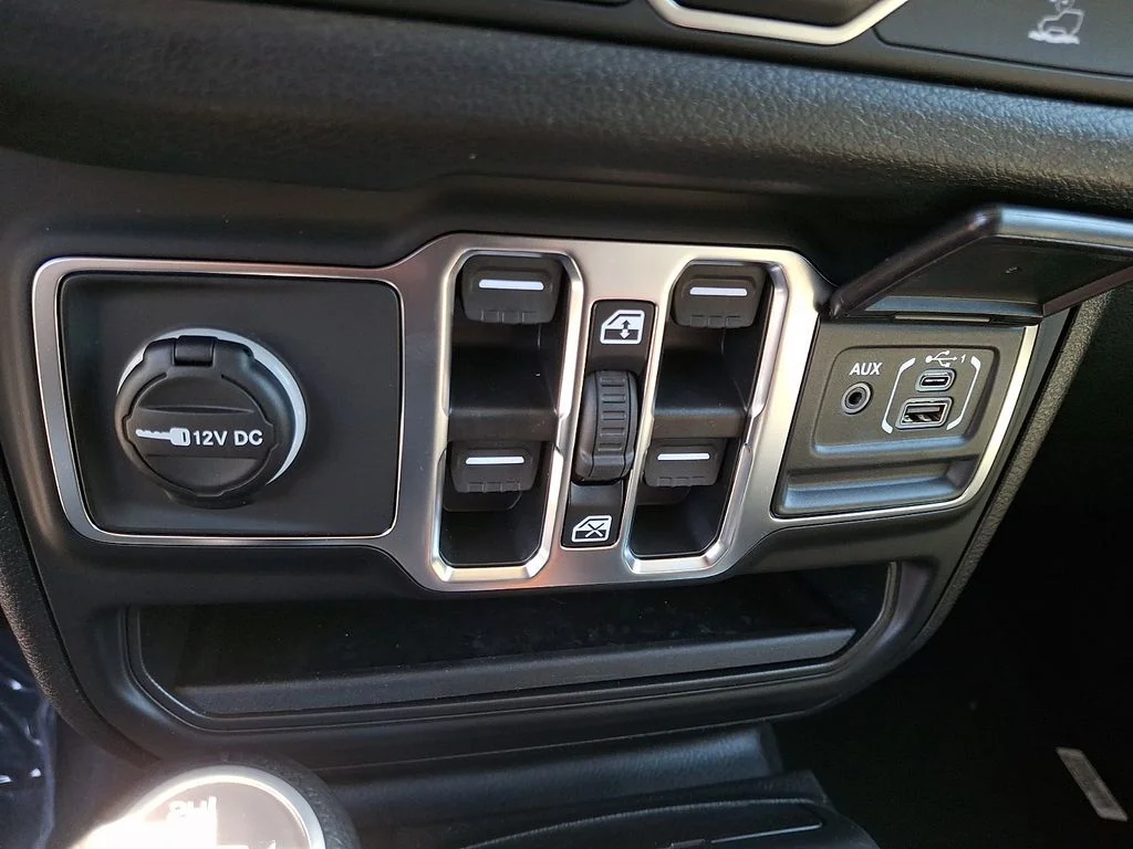 New 2026 Granite Crystal Metallic Clear-Coat Exterior Paint Jeep 85th Anniversary Edition image 14