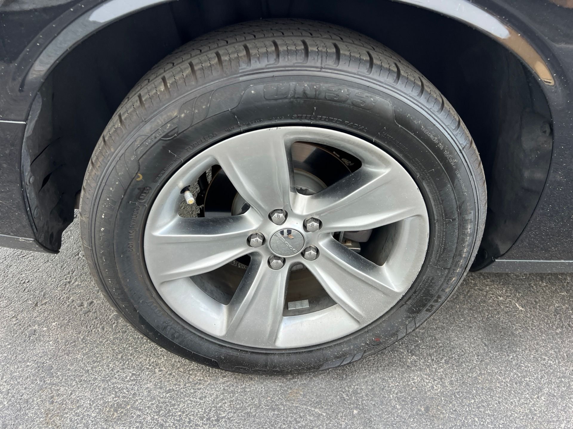 Used 2018 Black Dodge SXT image 11