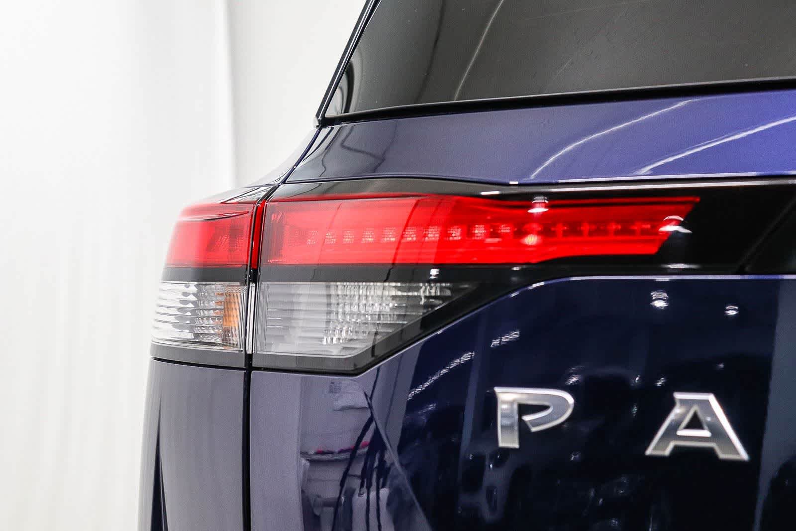 Used 2022 Deep Ocean Blue Pearl Nissan SL image 11