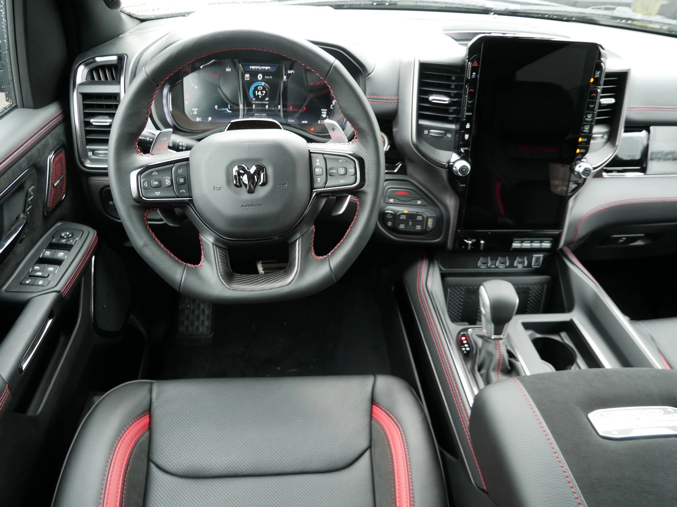 New 2026 Diamond Black Crystal Pearl-Coat Exterior Paint RAM RHO image 12