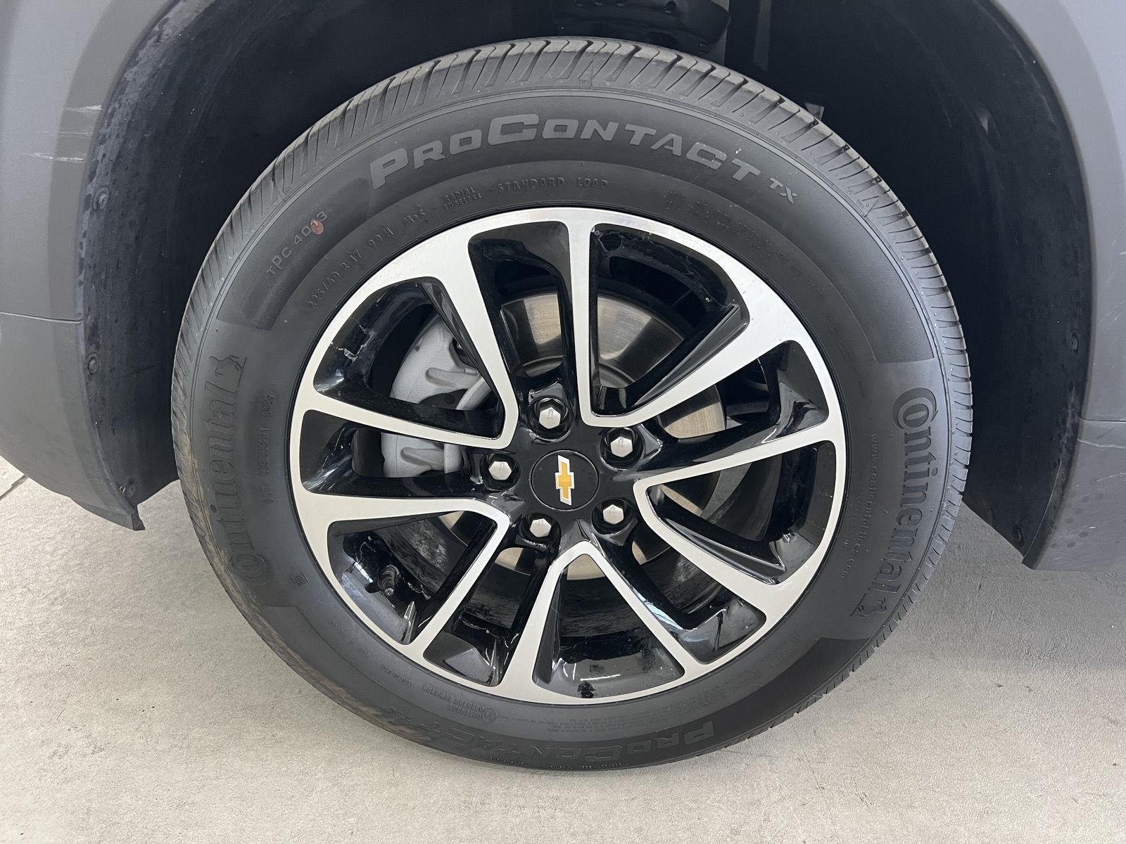 Used 2025 Sterling Gray Metallic Chevrolet LT image 7