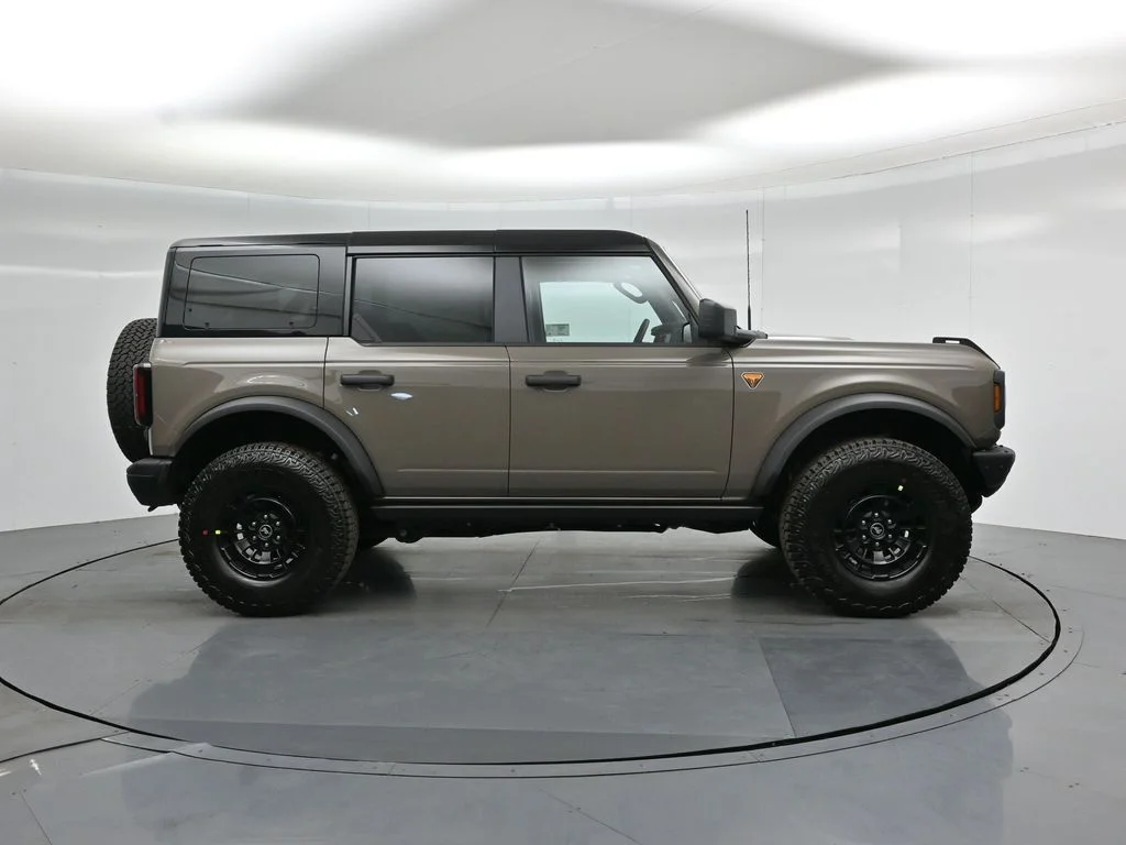New 2026 Marsh Gray Ford Badlands image 24