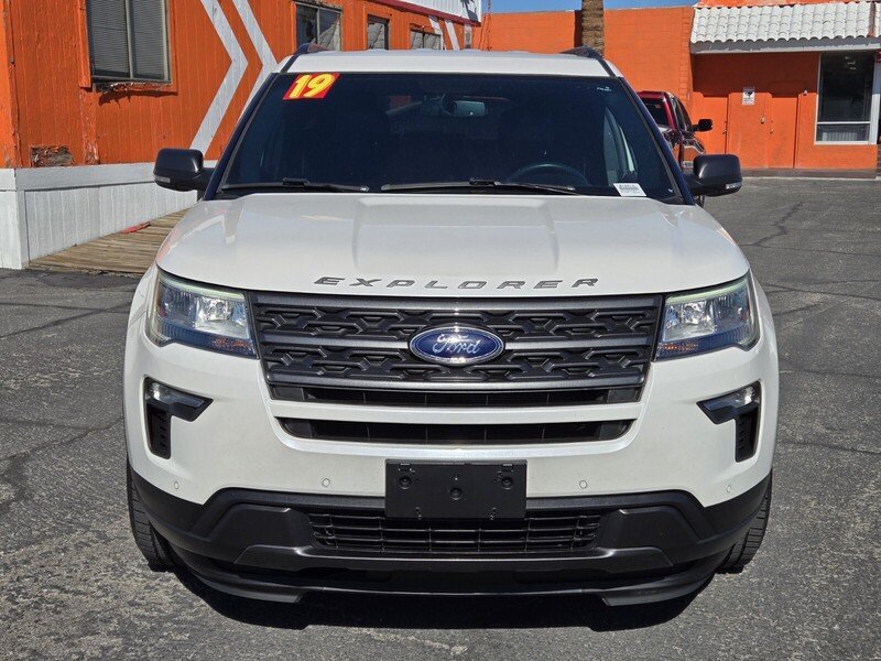 2019 Ford Explorer XLT photo 4