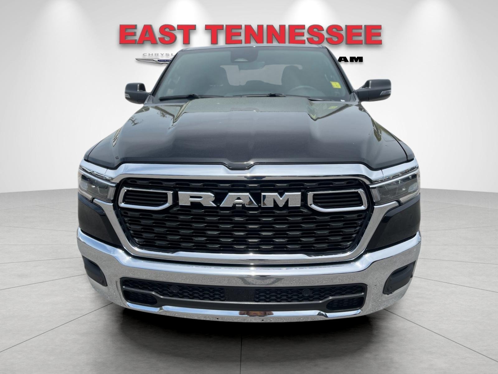 New 2026 Diamond Black Crystal Pearl-Coat Exterior Paint RAM Big Horn/Lone Star image 8