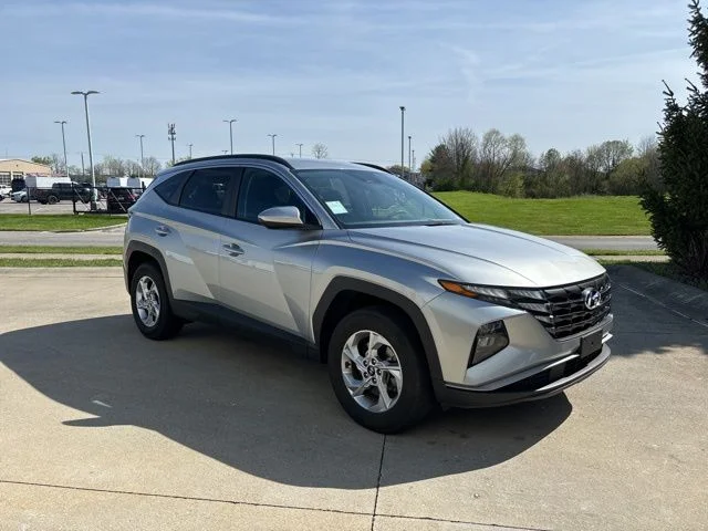 Used 2024 Shimmering Silver Hyundai SEL image 32