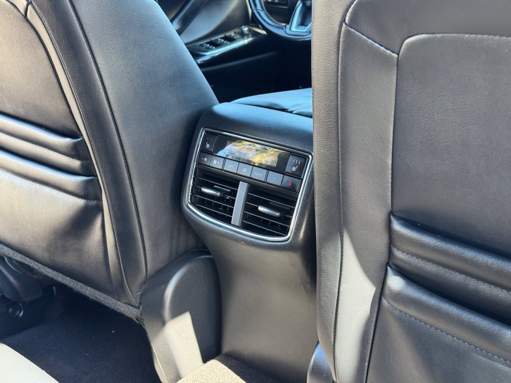 Used 2018 Snowflake White Pearl Mazda Grand Touring image 20