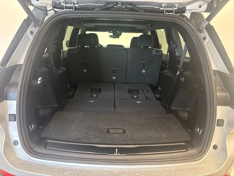 New 2026 Silver Zynith Exterior Paint Jeep Laredo X image 10