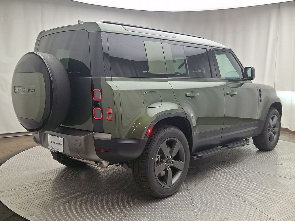 New 2026 Woolstone Green Land Rover S image 3