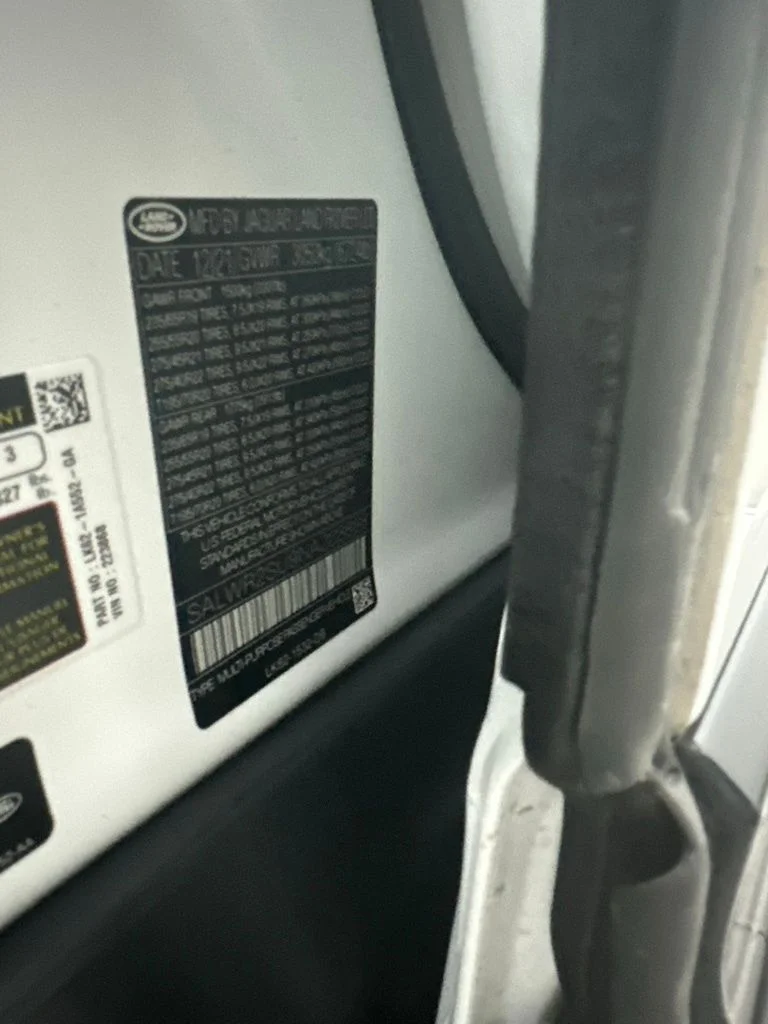 Used 2022 White Land Rover HSE Silver Edition image 34