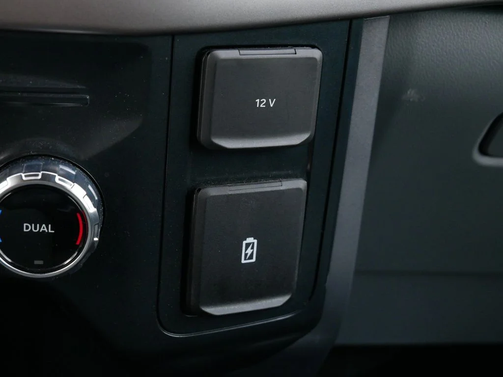 Used 2025 Silver Ford XLT image 25