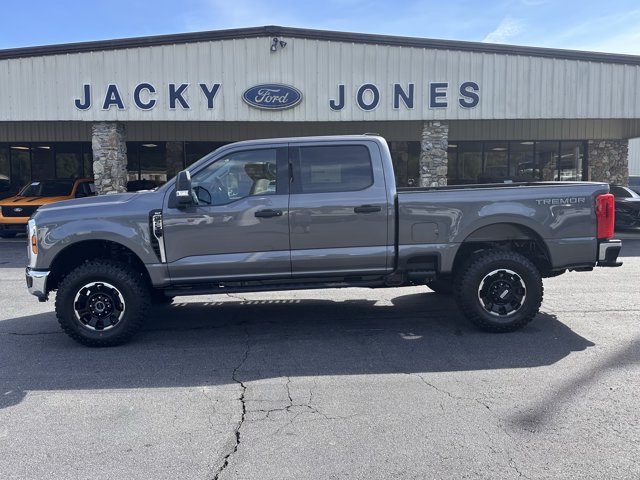 2027 Ford F-250 Super Duty XLT
