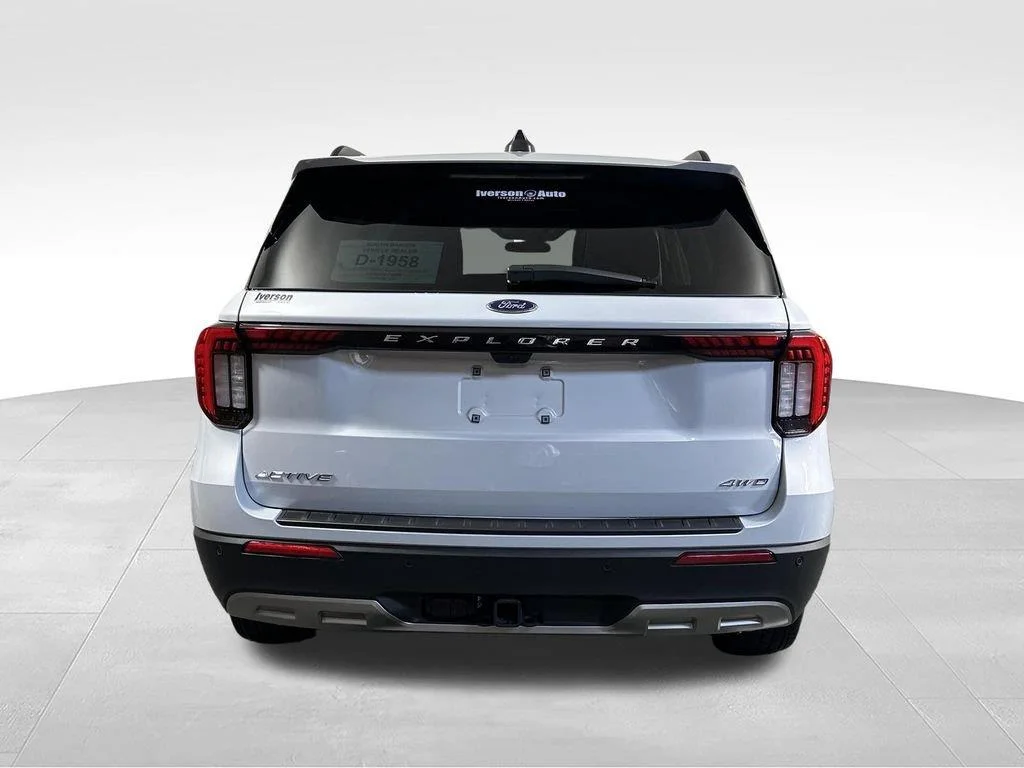2026 Ford Explorer Active - Photo 8