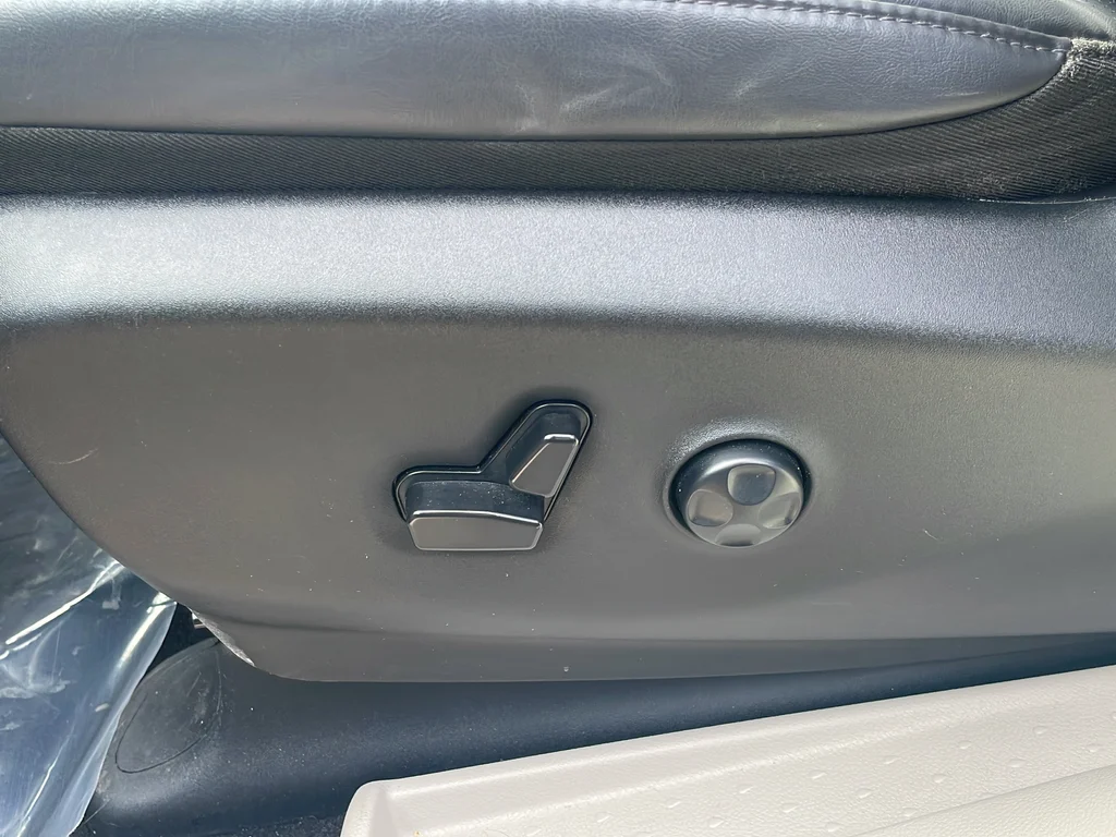Used 2023 Blue Chrysler Touring L image 18