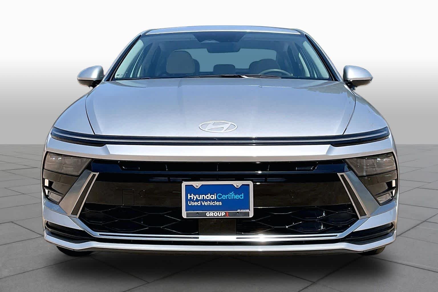 Used 2025 Aero Silver Hyundai SEL image 4