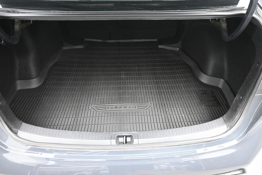 Used 2023  Toyota SE image 11