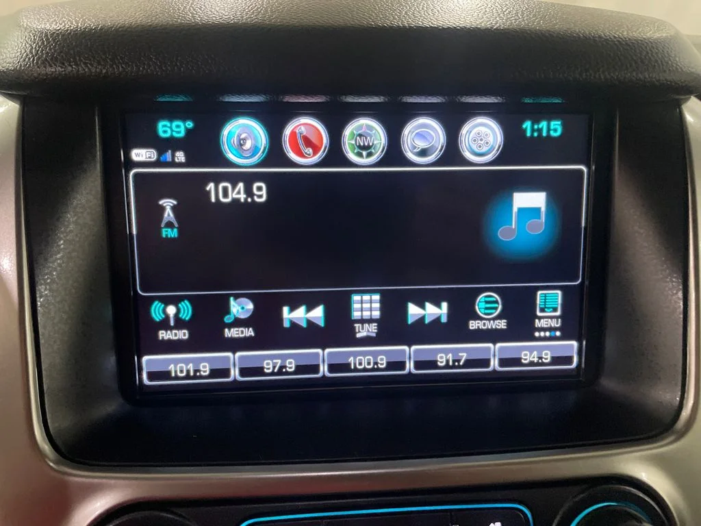 Used 2020 Shadow Gray Metallic Chevrolet LT image 19