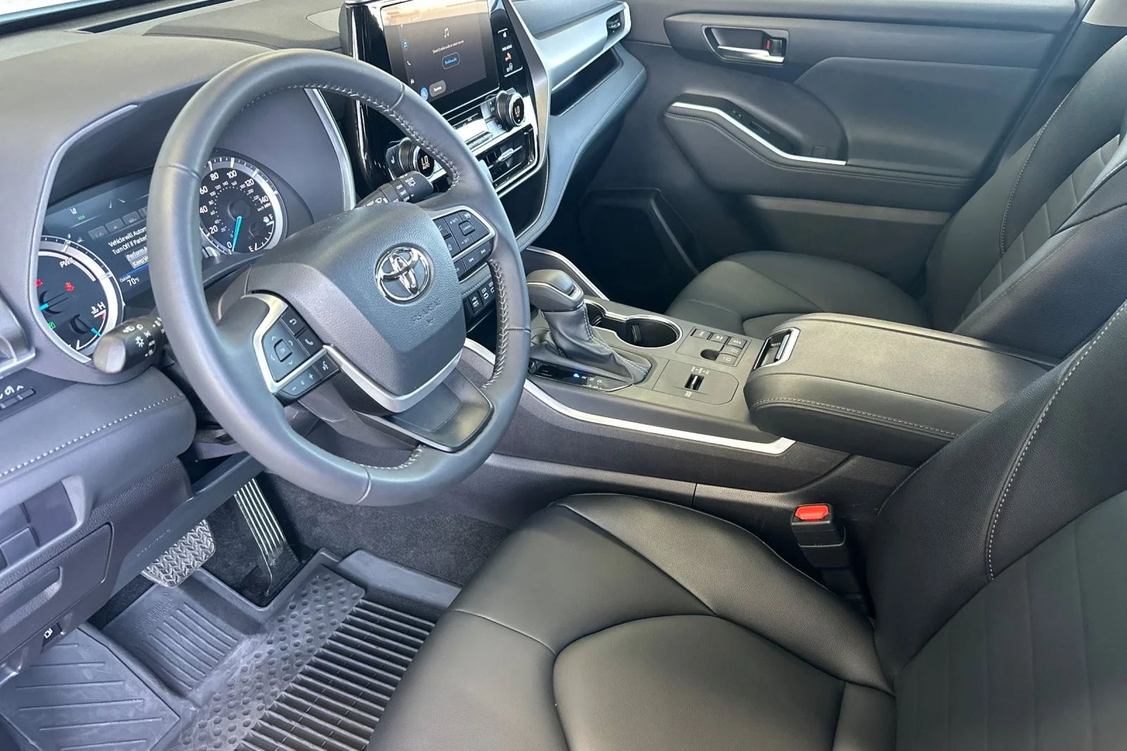 Certified Used 2026 Wind Chill Pearl Toyota Hybrid XLE image 9