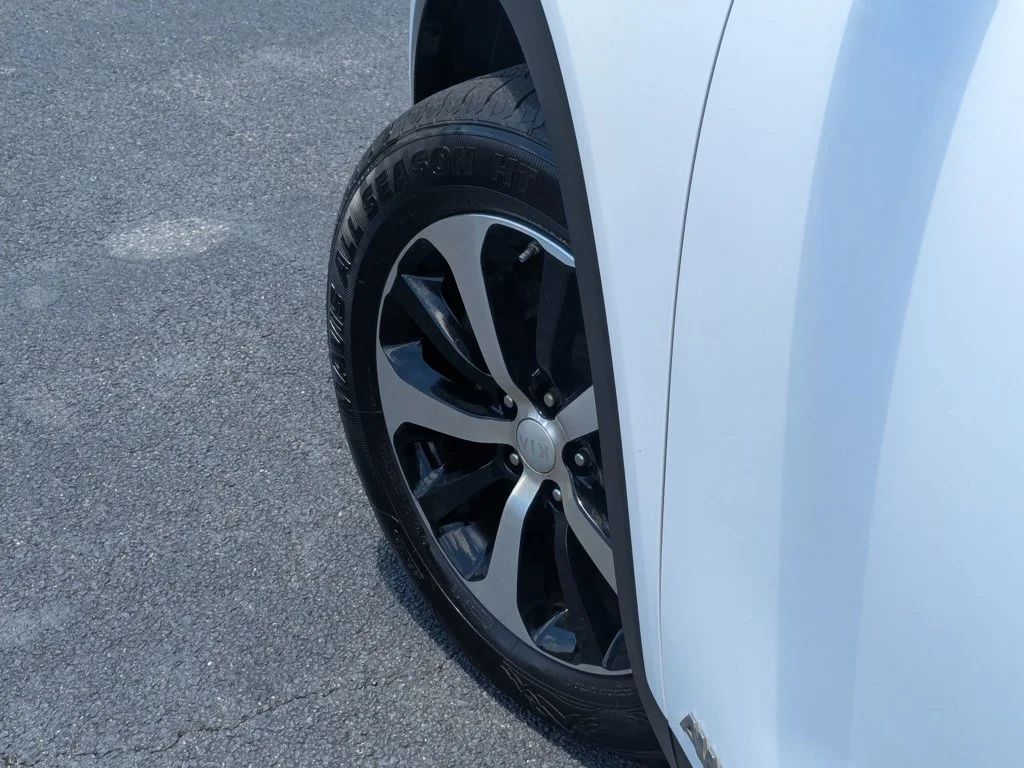 Used 2017 Snow White Pearl Kia EX image 9