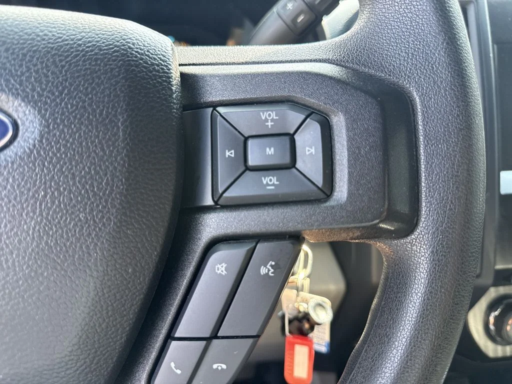 Used 2018 Blue Ford XL image 23