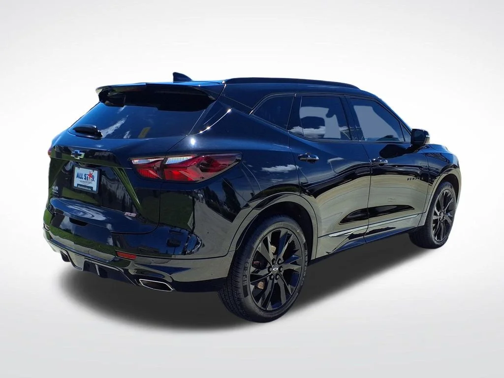 Used 2022 Black Chevrolet RS image 9