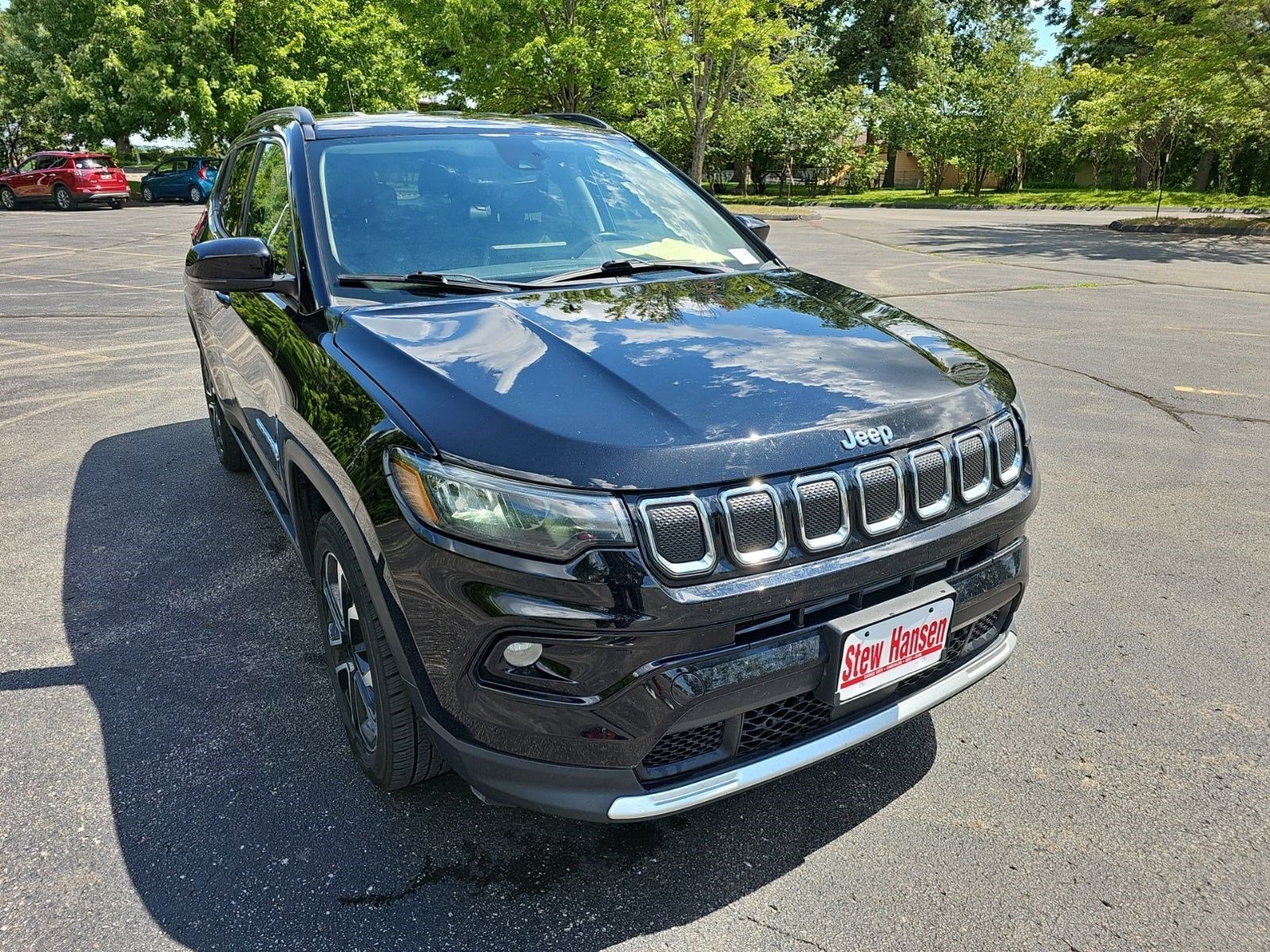 Used 2022 Diamond Black Crystal Pearlcoat Jeep Limited image 7