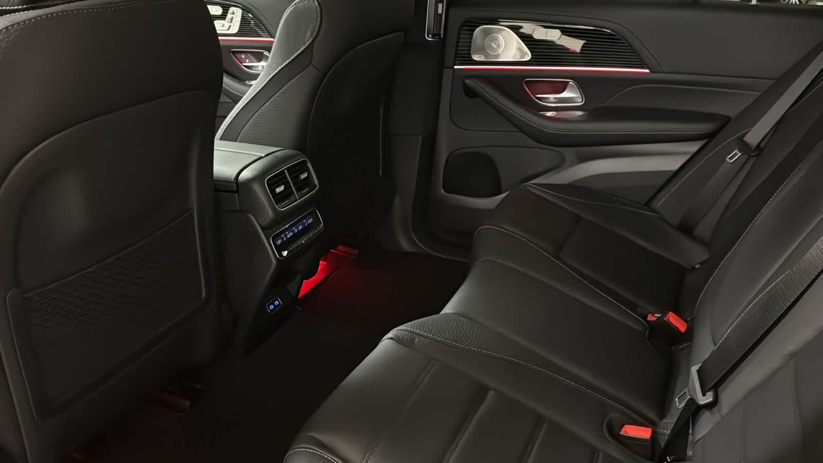 New 2026 MANUFAKTUR Alpine Grey Mercedes-Benz GLE 580 image 31