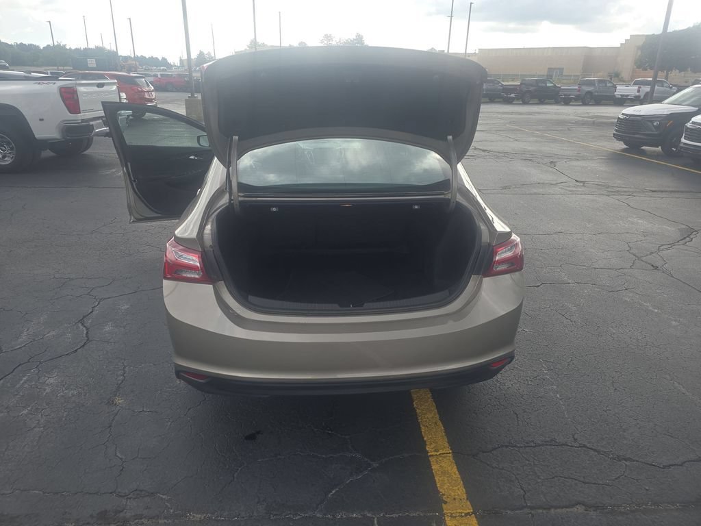 Used 2022 MINERAL GRAY METALLIC Chevrolet LT image 21
